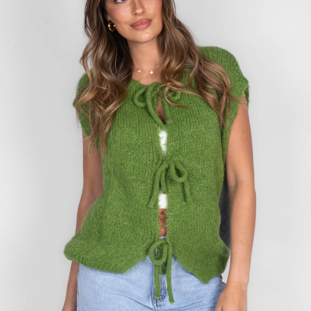 Strickweste mit Schleifen