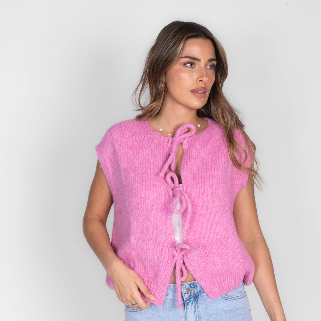 Strickweste mit Schleifen
