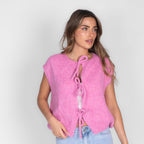 Strickweste mit Schleifen