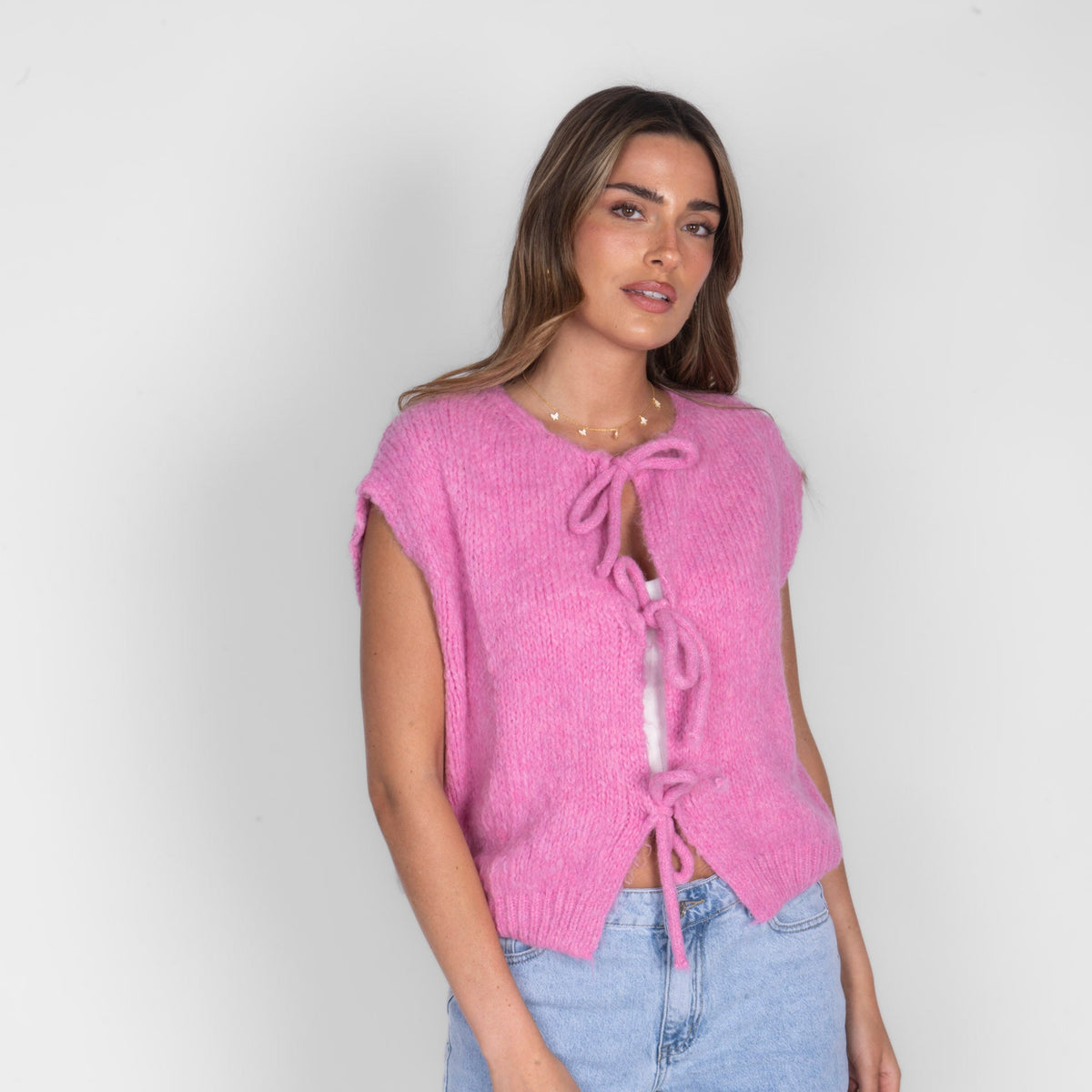 Strickweste mit Schleifen