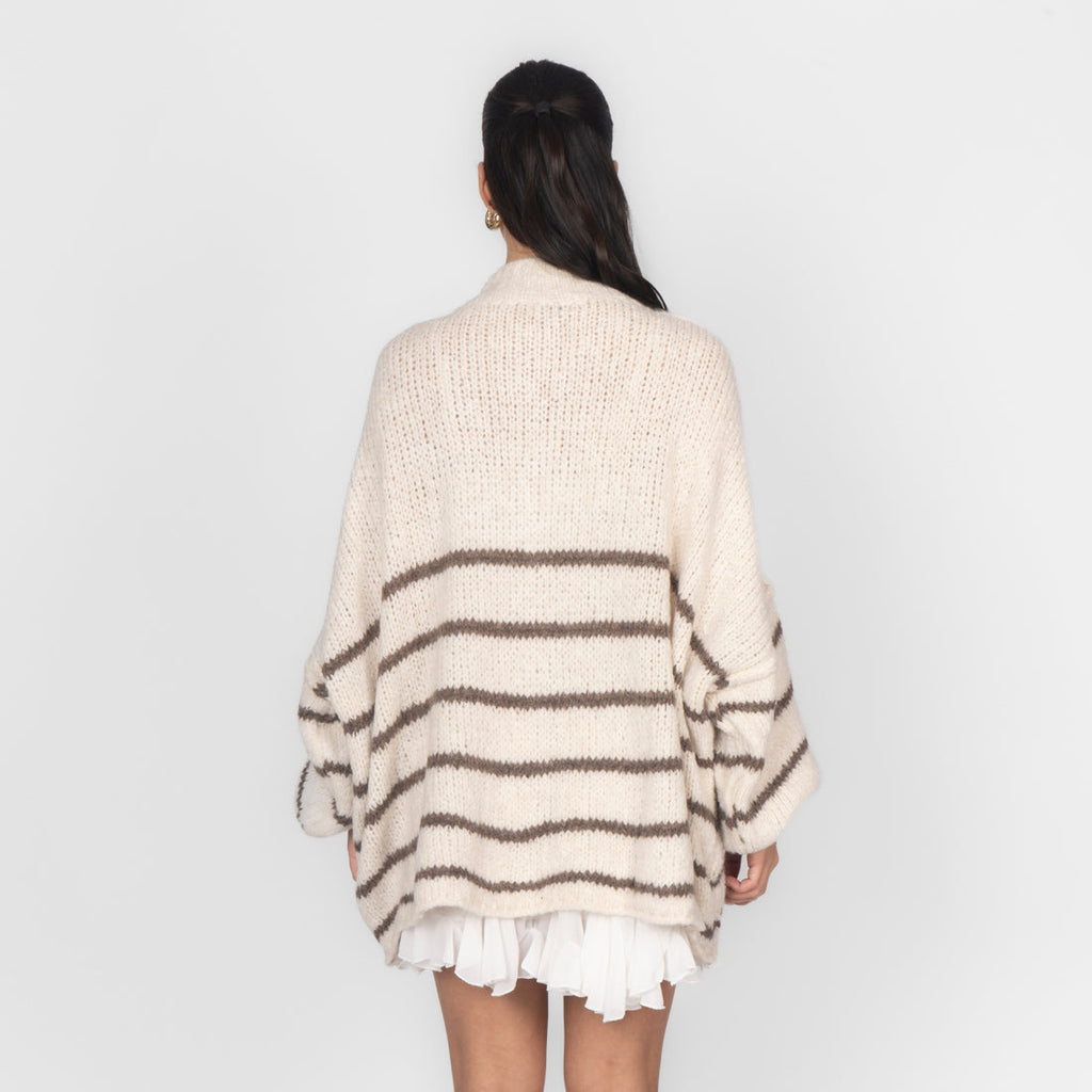 Oversized Cardigan „CozyGlam“ – Stripe Edition