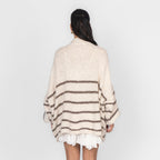 Oversized Cardigan „CozyGlam“ – Stripe Edition