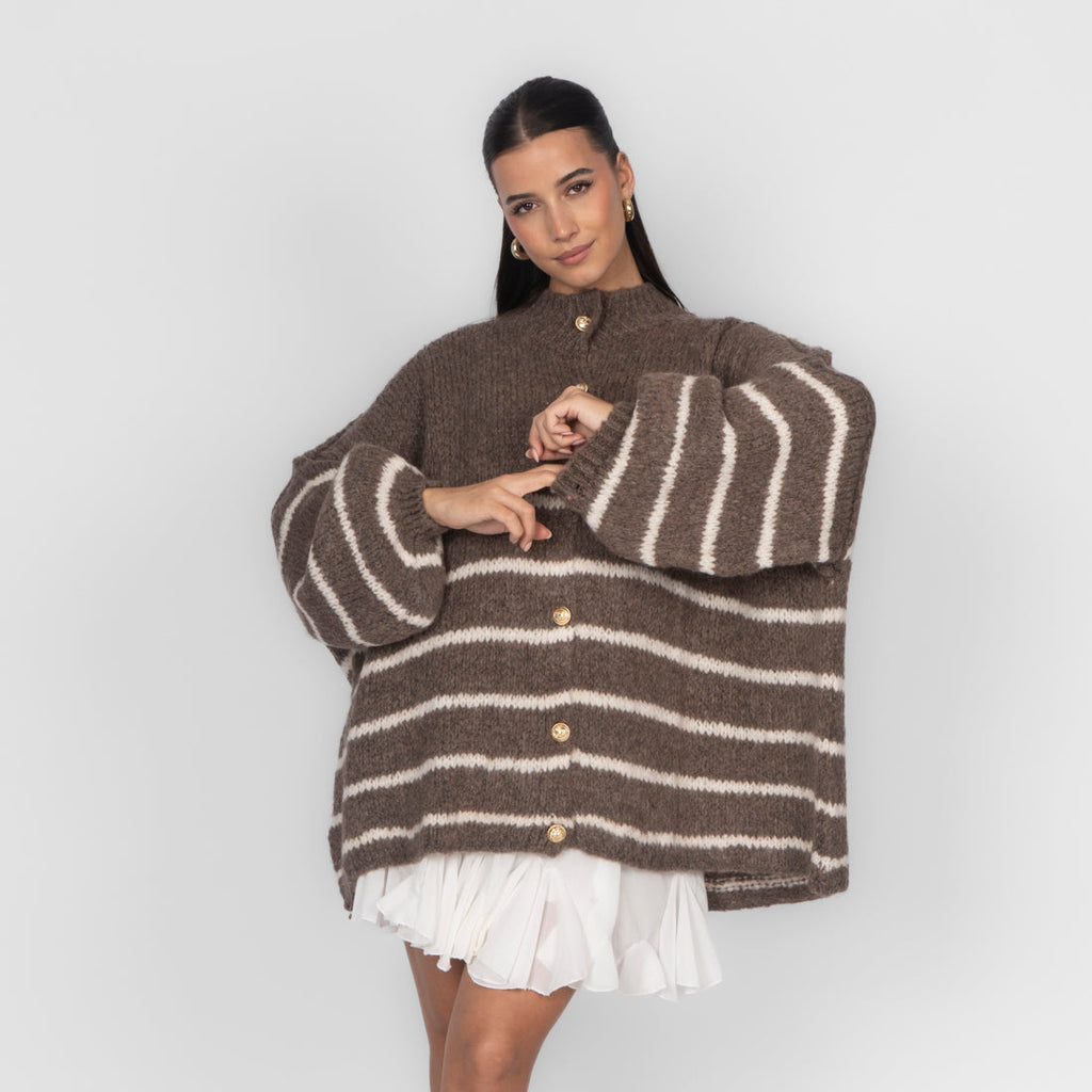 Oversized Cardigan „CozyGlam“ – Stripe Edition