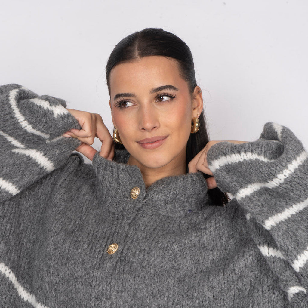 Oversized Cardigan „CozyGlam“ – Stripe Edition