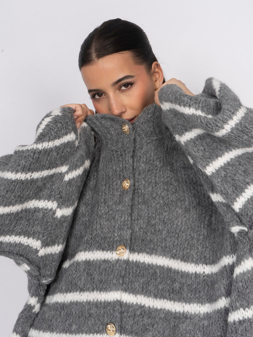 Oversized Cardigan „CozyGlam“ – Stripe Edition
