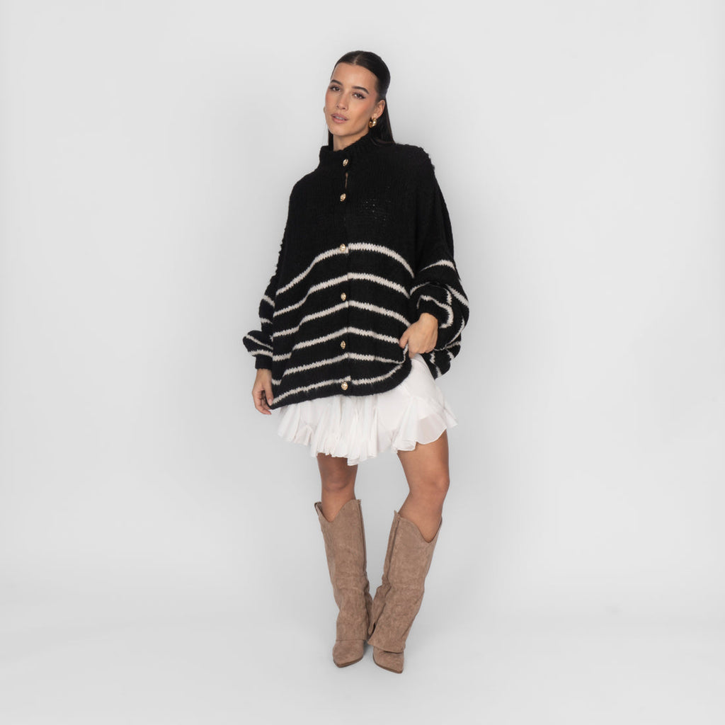 Oversized Cardigan „CozyGlam“ – Stripe Edition