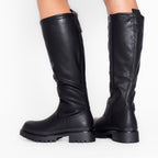 Kniehohe Chunky Stiefel