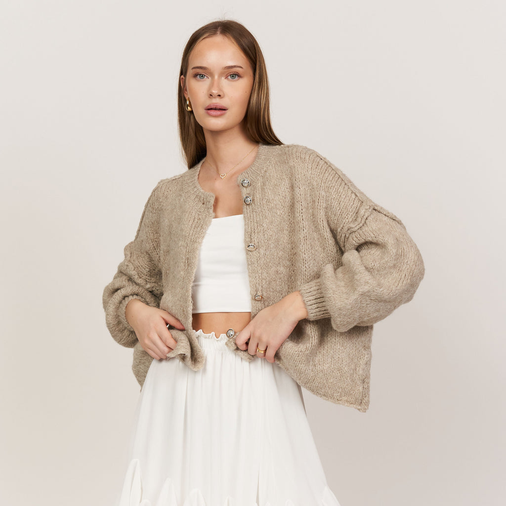 Oversized Cardigan Short "CozyGlam"