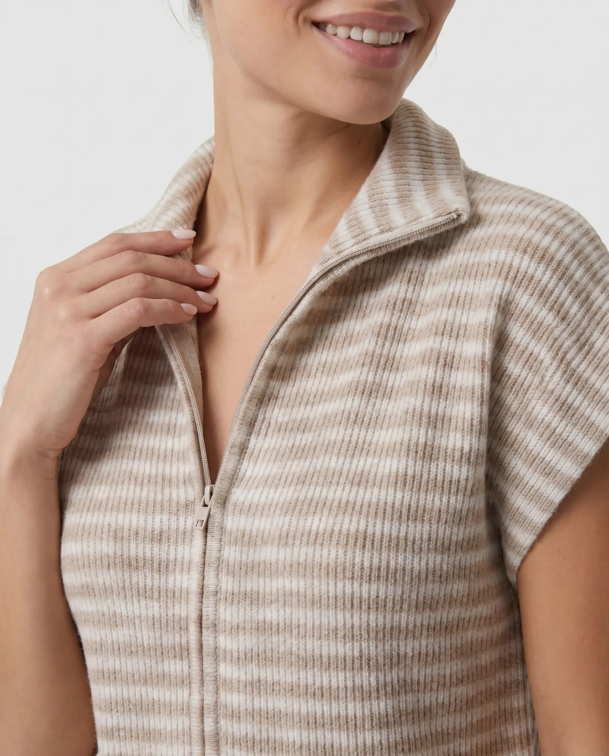 Striped Zip Strickweste